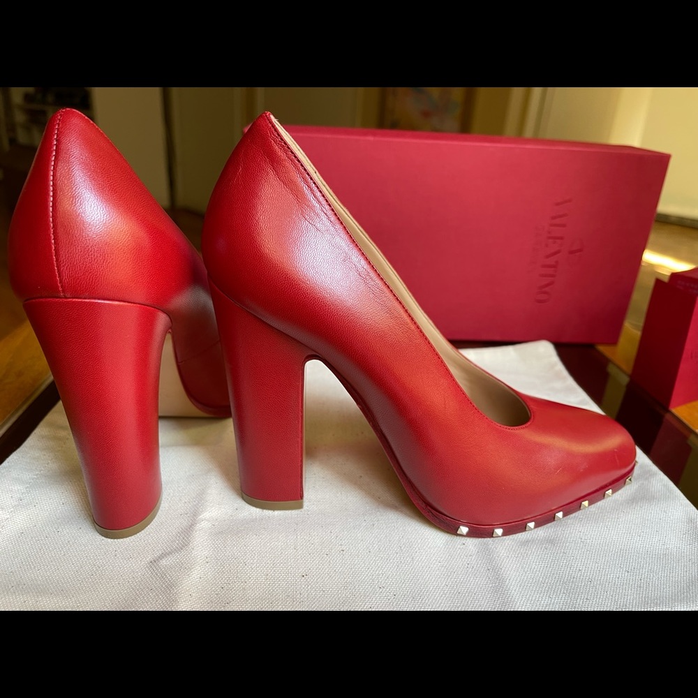 NWT  $945 VALENTINO Block Heel Pump 100% Authentic ,Size EU 38 1/2 / US 8